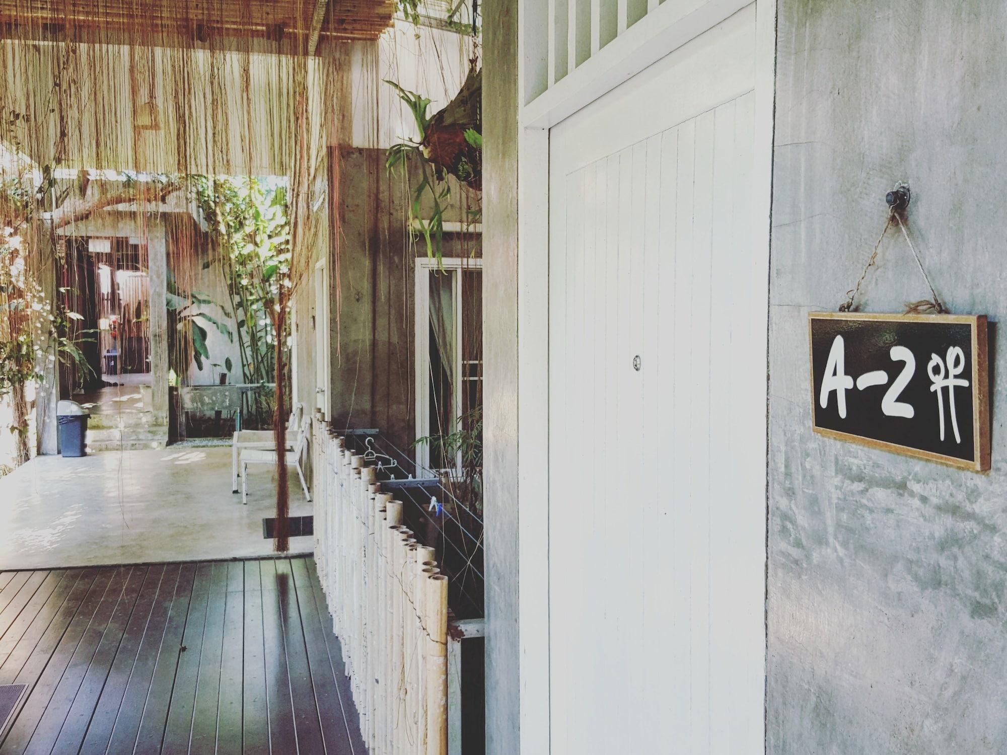 Glur Hostel Ao Nang Екстер'єр фото