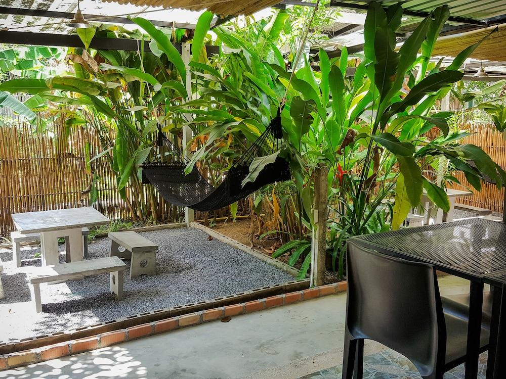 Glur Hostel Ao Nang Екстер'єр фото